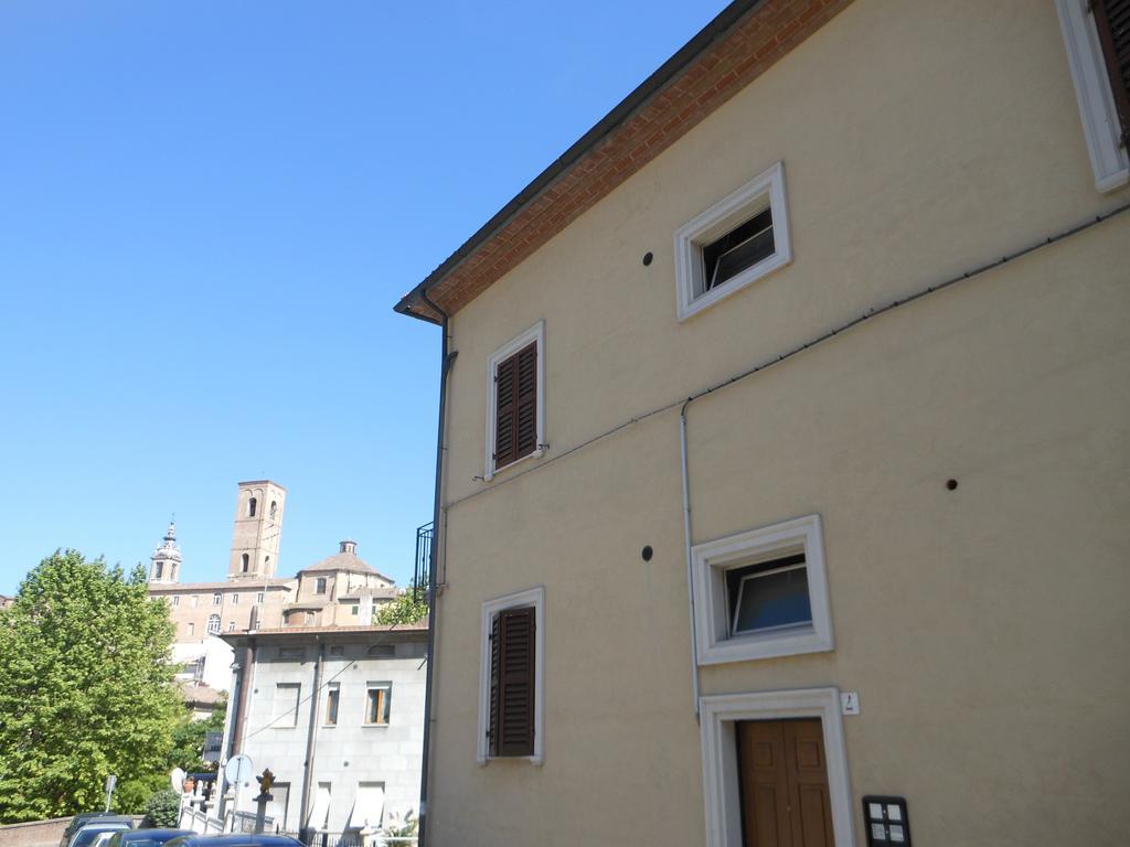 B&B La Luna Dal Borgo Jesi Szoba fotó