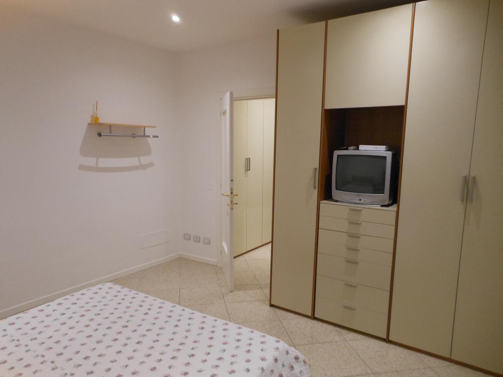 B&B La Luna Dal Borgo Jesi Kültér fotó