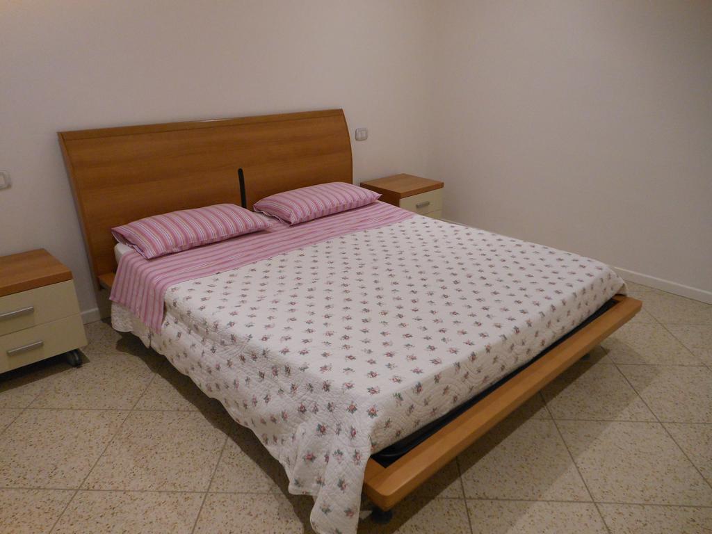B&B La Luna Dal Borgo Jesi Kültér fotó