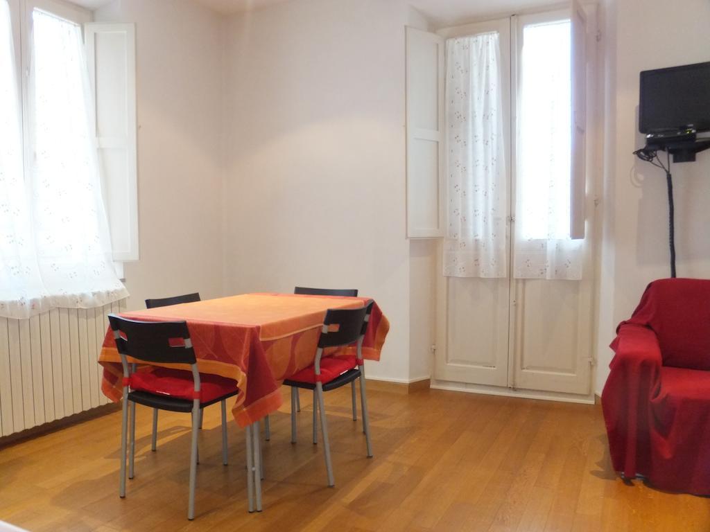 B&B La Luna Dal Borgo Jesi Szoba fotó